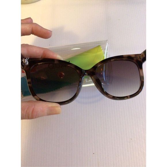 1 left! Host pick! 🌾RARE quay Its My Way tortoise large sunglasses - Picture 4 of 8